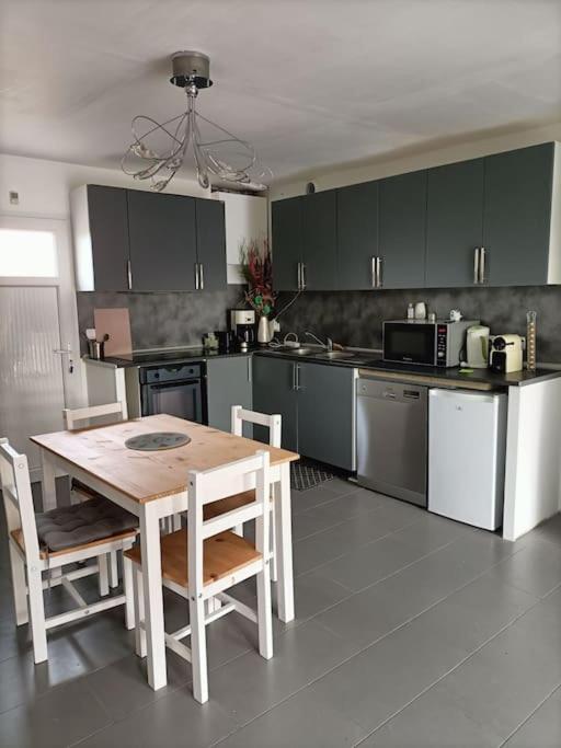 Apartamento Le 7 Servian Exterior foto